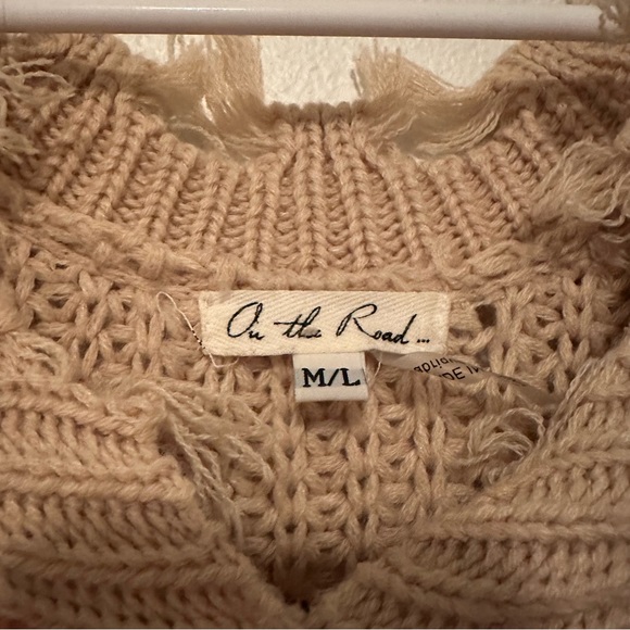 Oversized Sweater - Picture 2 of 4